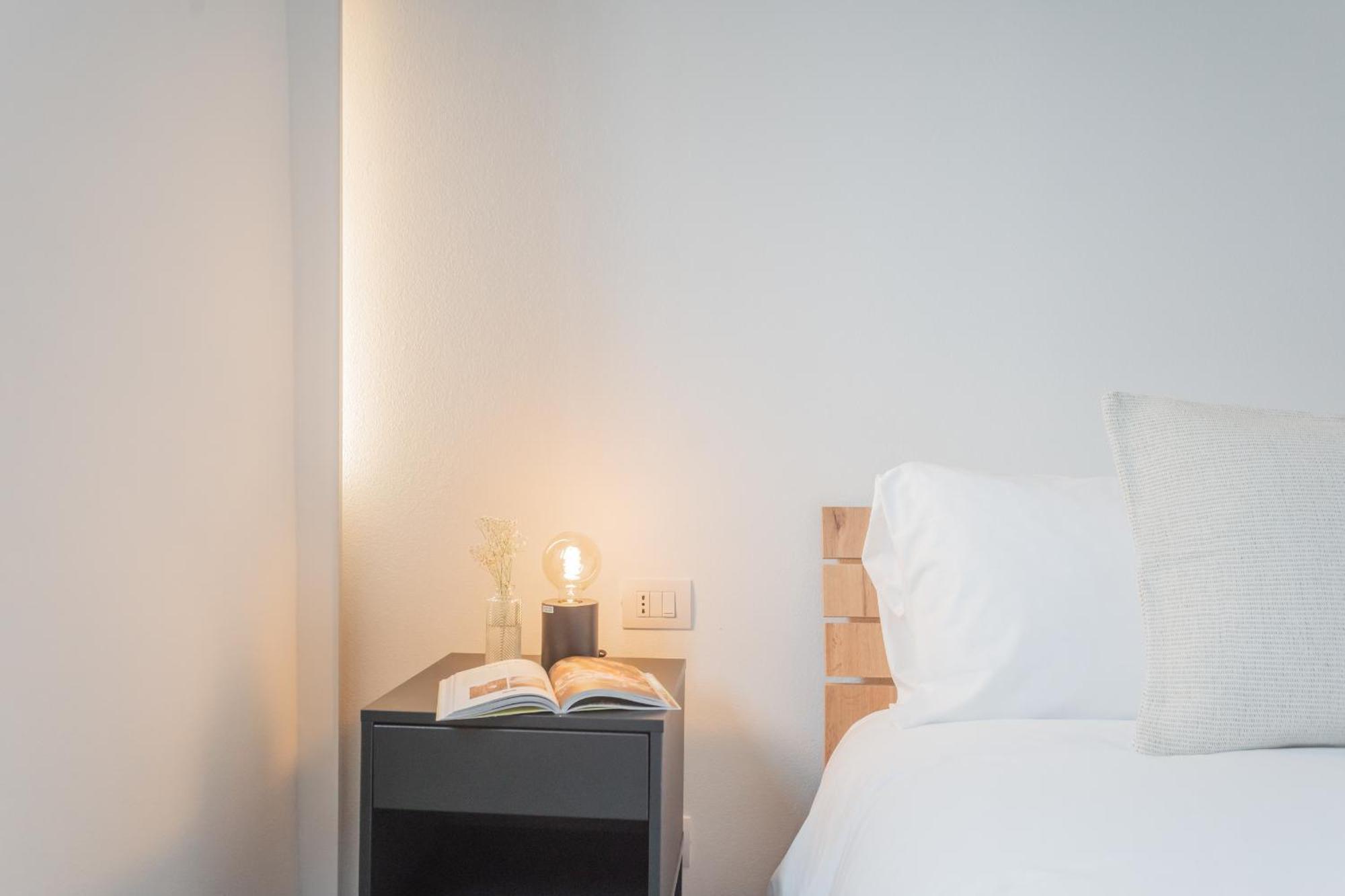 Cozy Nest On The Lake By Rent All Como Tremezzo Buitenkant foto